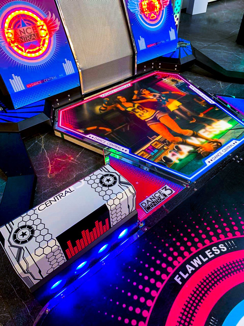 Танцевальный аппарат «Dance Central»