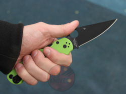 Нож Spyderco Paramilitary 2 Неон/Ч C81GNGRBK2