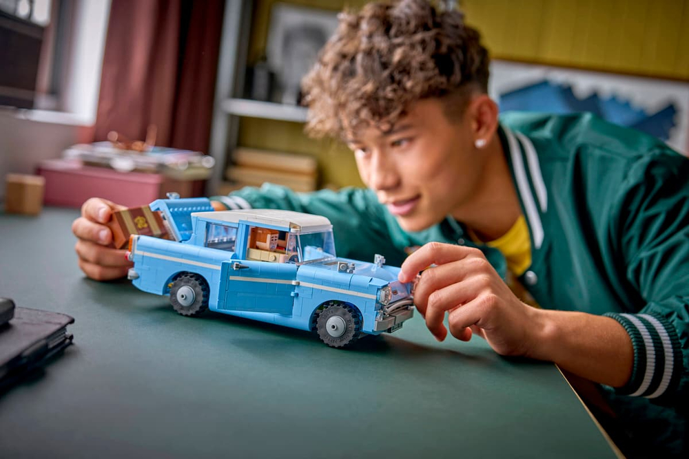 Конструктор LEGO Harry Potter 76470 Enchanted Flying Ford Anglia