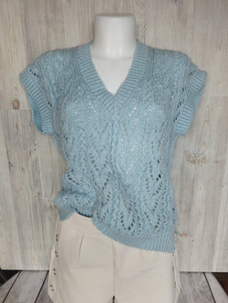 Жилет вязаный ажурный