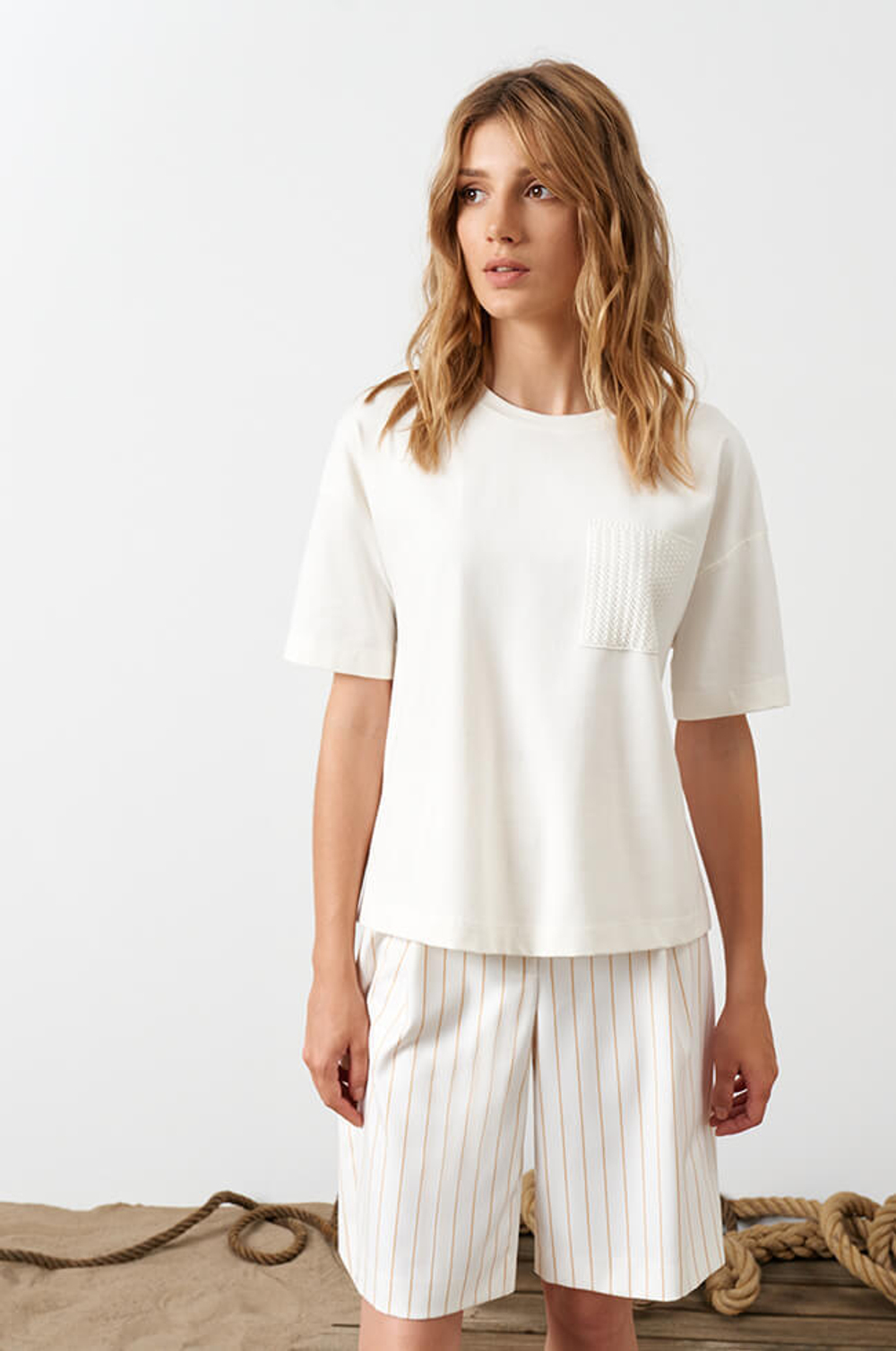 22980 Джемпер женский (молочный)