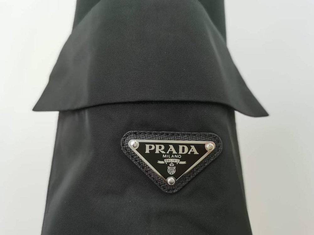 Шорты Prada