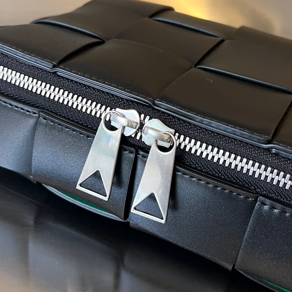 Bottega Veneta Cassette Camera Bag 20 cm