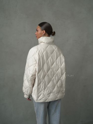 Бежево-шоколадная куртка с манишкой