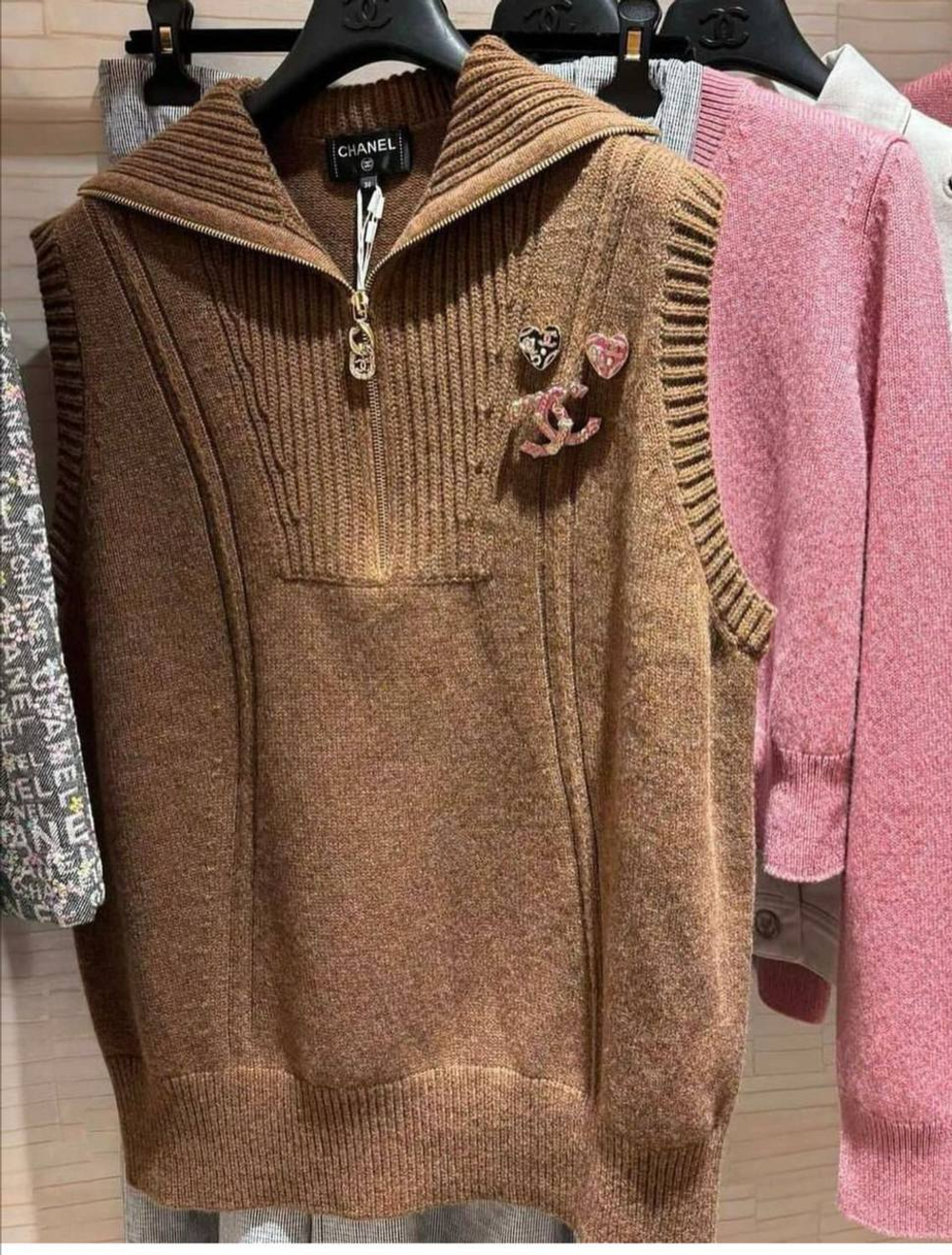 Жилет CHANEL