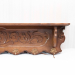 Резная настенная вешалка с латунными крючками