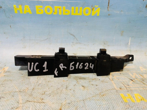 Крепление бампера переднее правое Honda INSPIRE 2003-2007