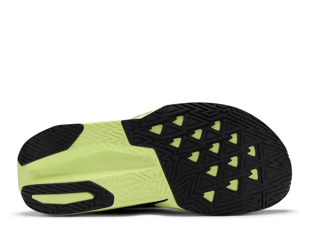 Кроссовки для бега мужские New Balance FuelCell Rebel v5 M Жёлто-чёрные