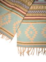 Теплый палантин с орнаментом