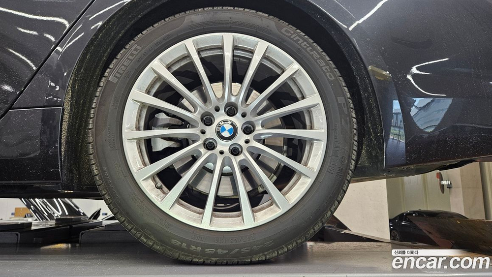 BMW 5 Series (G30) 520i Luxury (03.2020)
