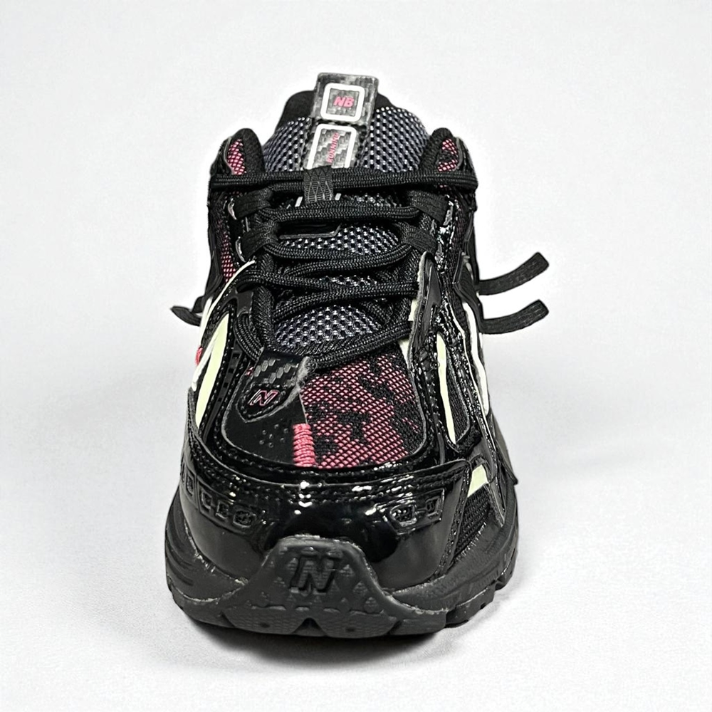 New Balance 1906A • Black Pink