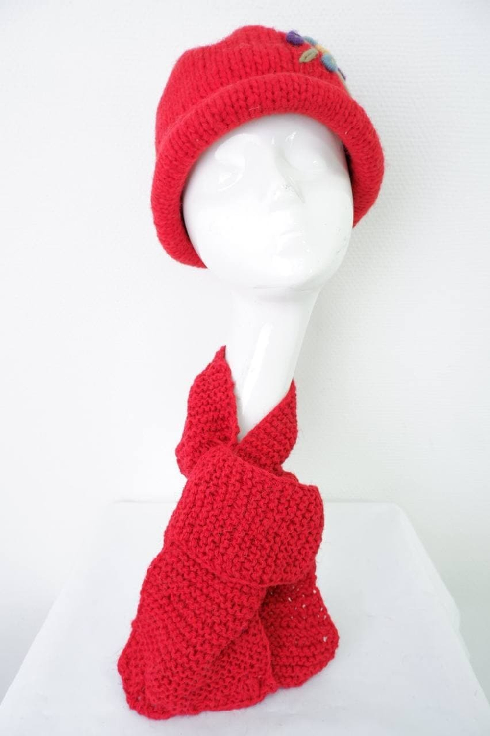 Комплект шапка и шарф с шерстью