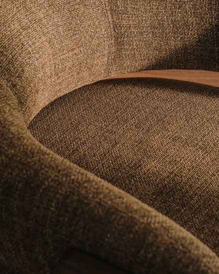 Granite Кресло из зеленого шенилла и массива ясеня в отделке орех Испания Lа Forma