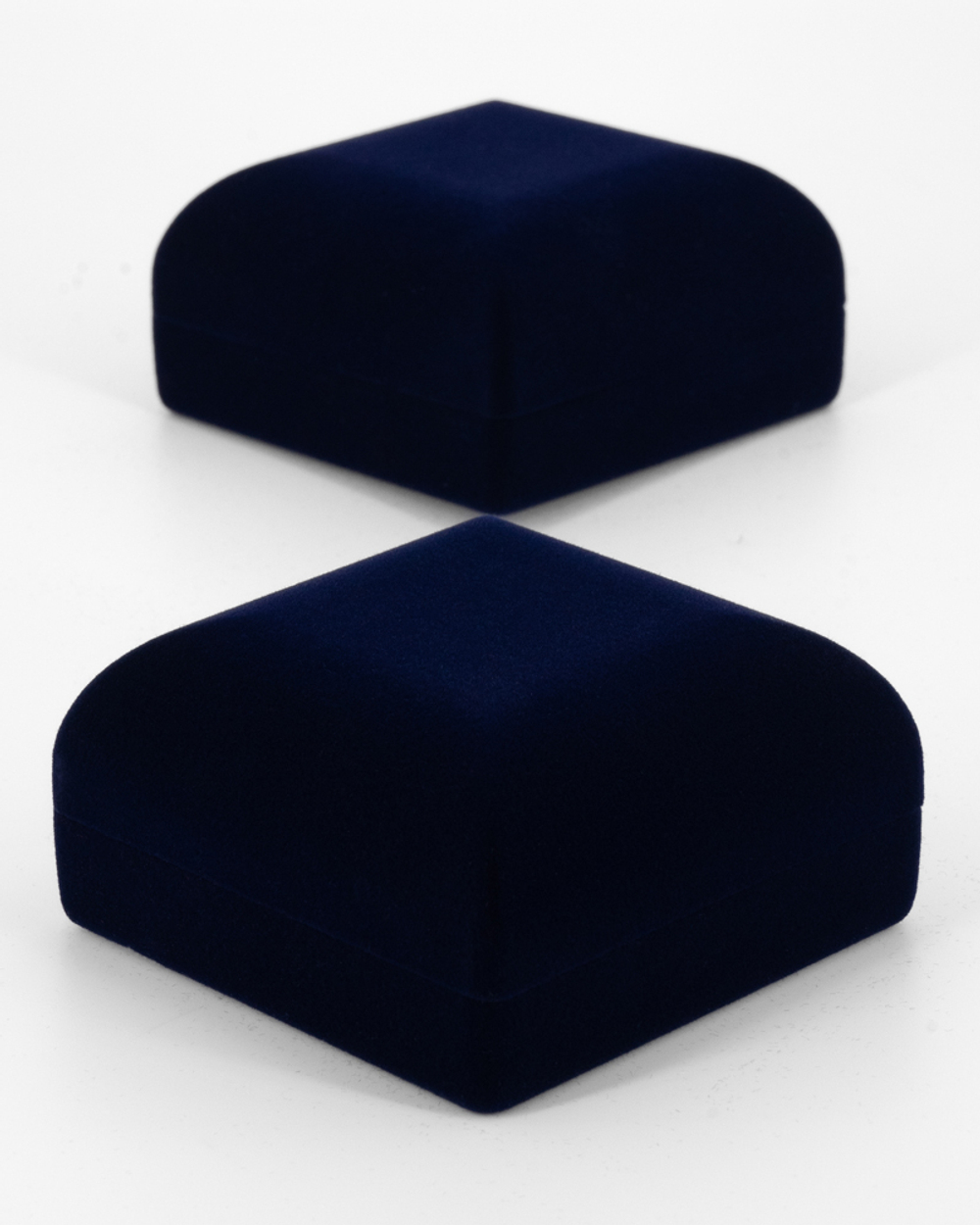 Бархатистая поверхность футляра