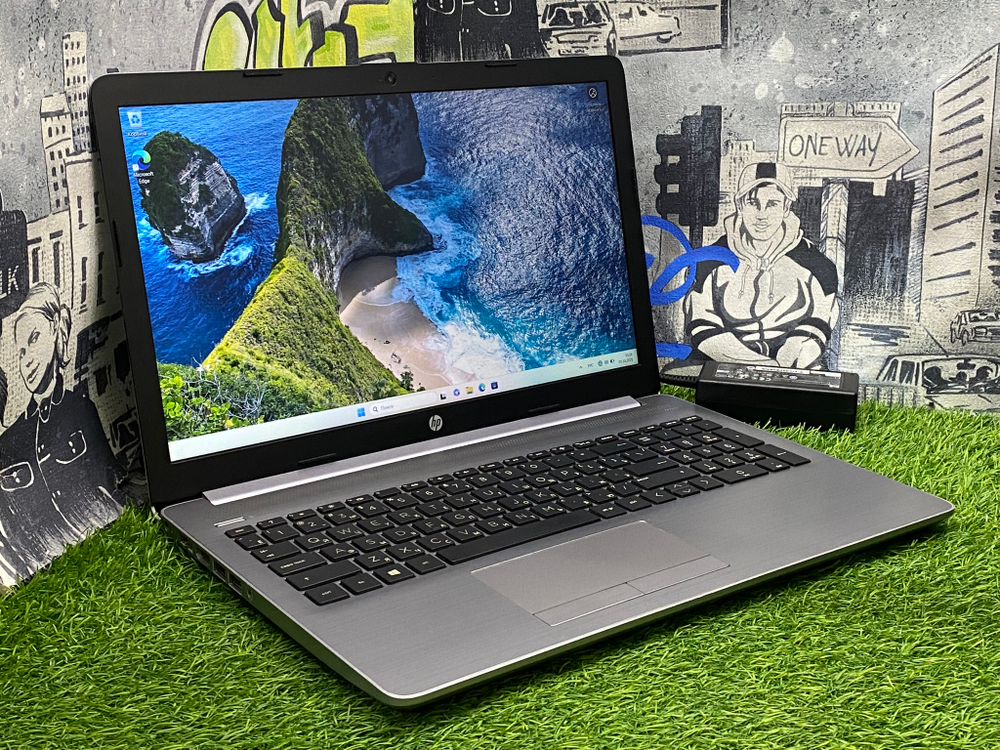 Ноутбук HP 15.6' i5 1035G1/GF MX110 2GB/8GB/256GB/ 50 G7[1q3f4es]/Windows 11