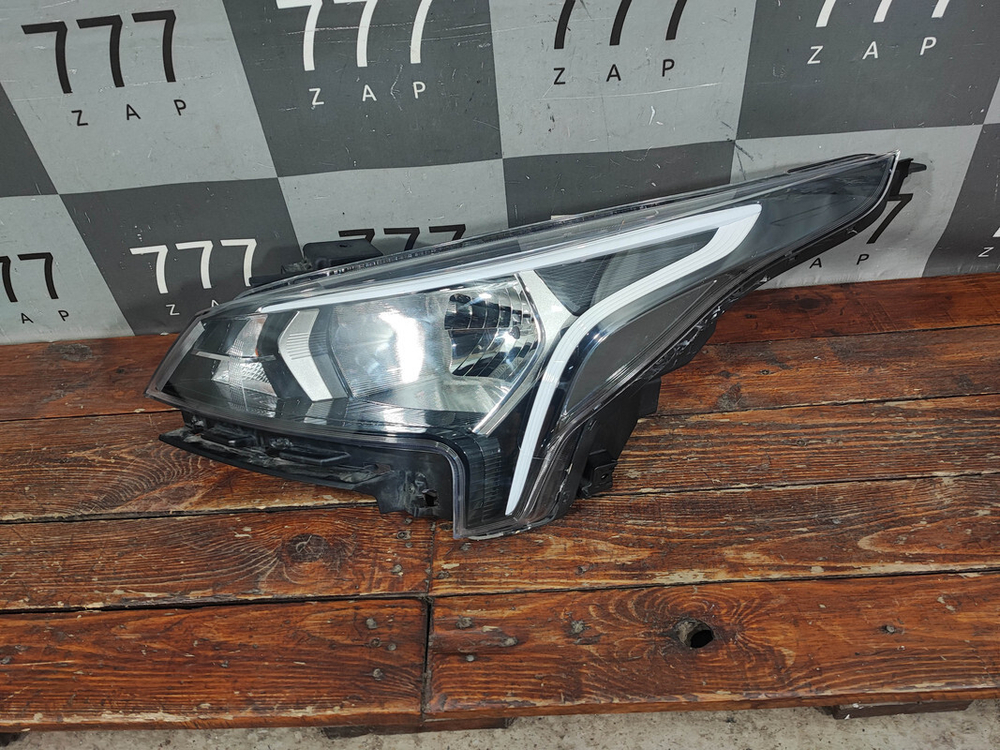 Фара левая галоген Kia Rio 4 (FB) 20-нв Б/У Оригинал 92101H0500