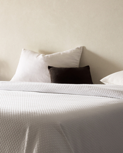 ZARA HOME ПОКРЫВАЛО ИЗ ХЛОПКА С УЗОРОМ, БЕЛЫЙ