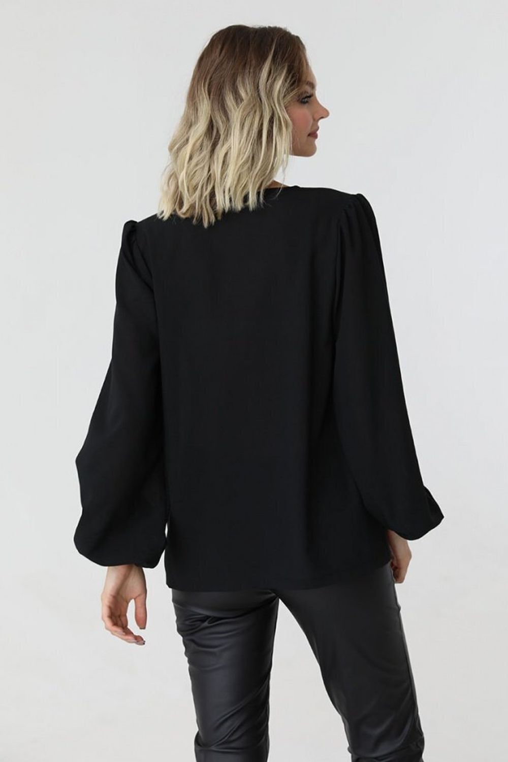 Блузка с глубоким вырезом, 02.019.10.304 Look Like Cat (Акция)