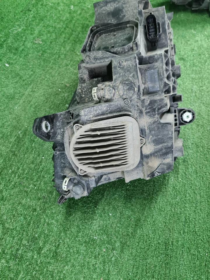 Фара левая Mercedes GLC X253 (2015-2019) LED