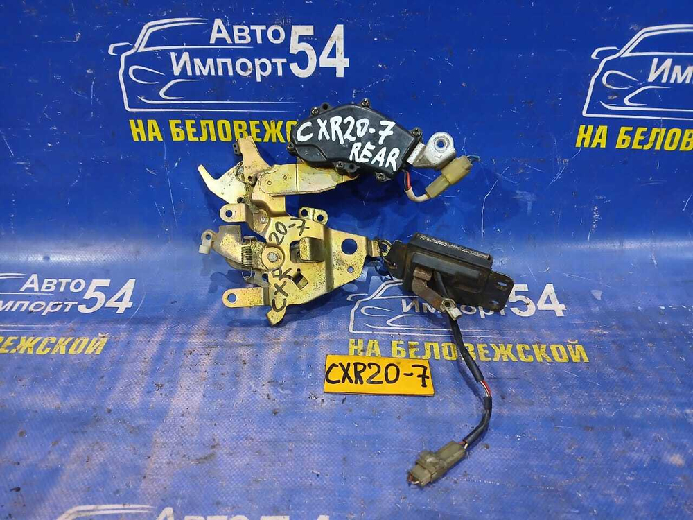 Замок багажника TOYOTA ESTIMA 1995