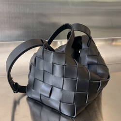 Bottega Veneta Small Bowling Cassette 22 cm