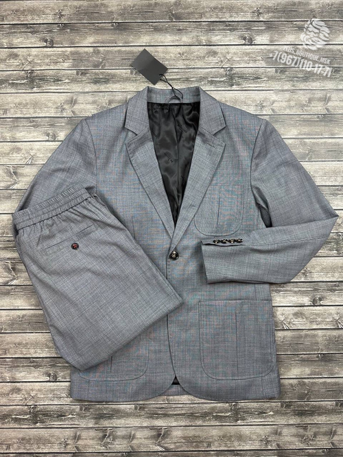 Классический костюм Kiton