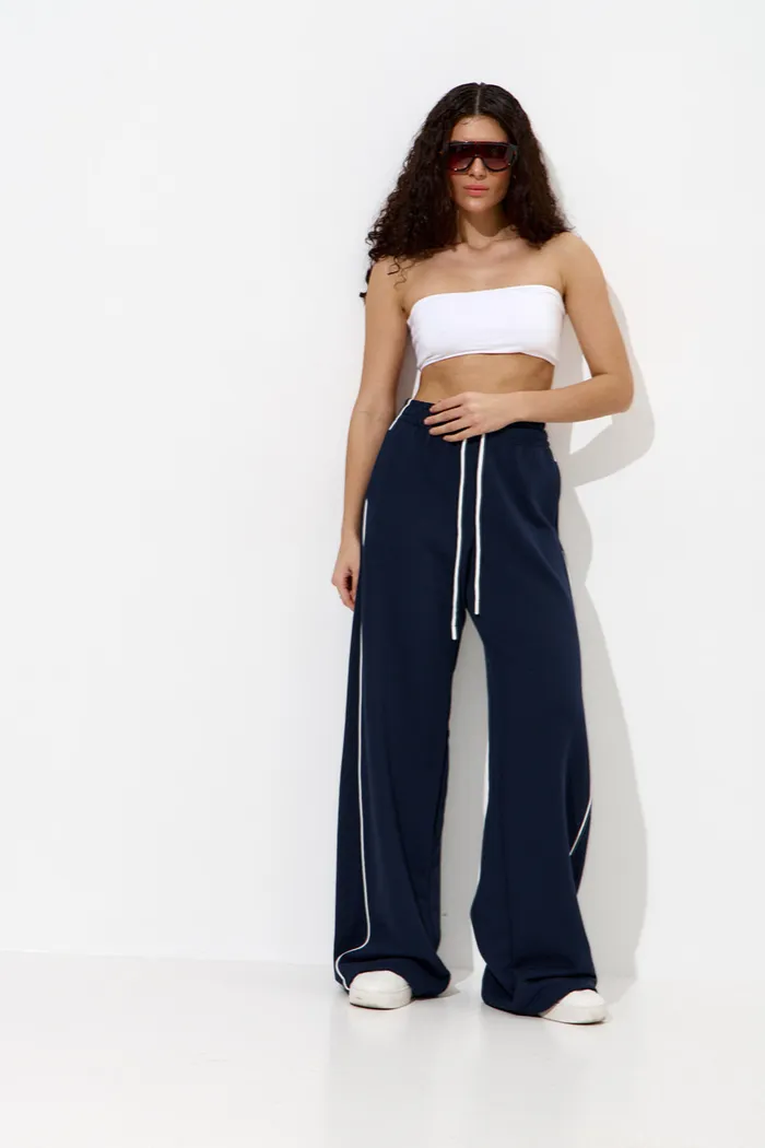 Широкие джоггеры без начеса с кантом цвета нейви