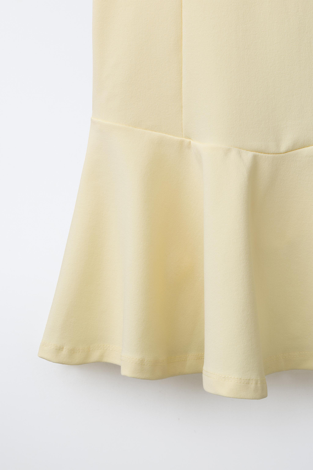 ZARA ПЛАТЬЕ С РАСКЛЕШЕННОЙ ЮБКОЙ, ПАСТЕЛЬНО-ЖЕЛТЫЙ