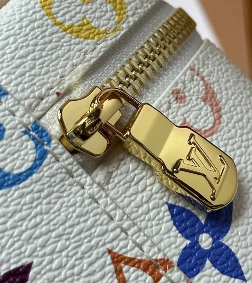 Сумка Louis Vuitton Vanity Chain, белый