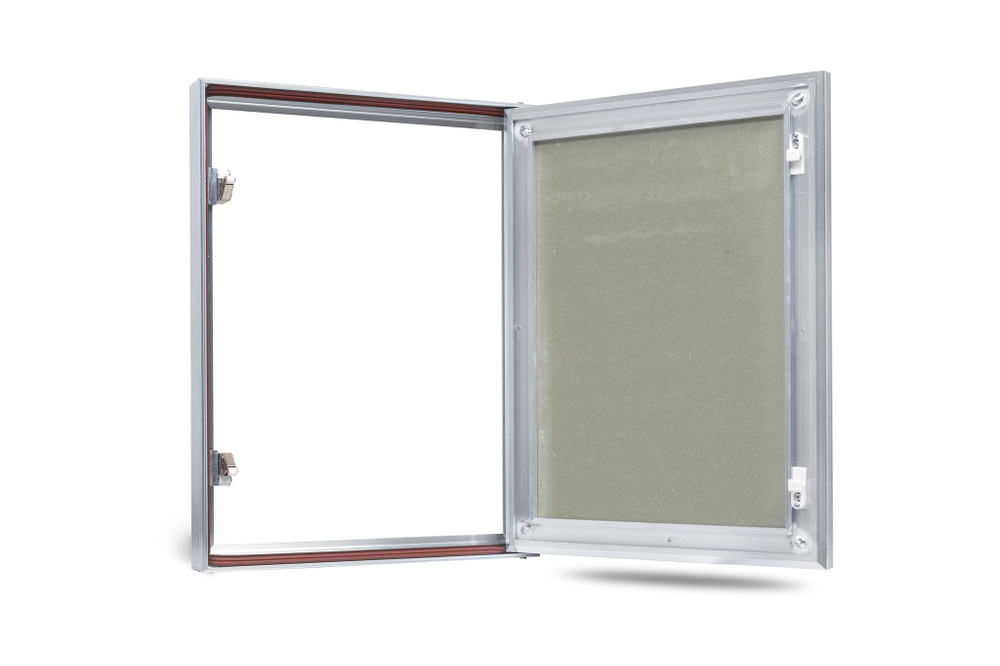 Люк под покраску Визионер Пилот 300х700 мм