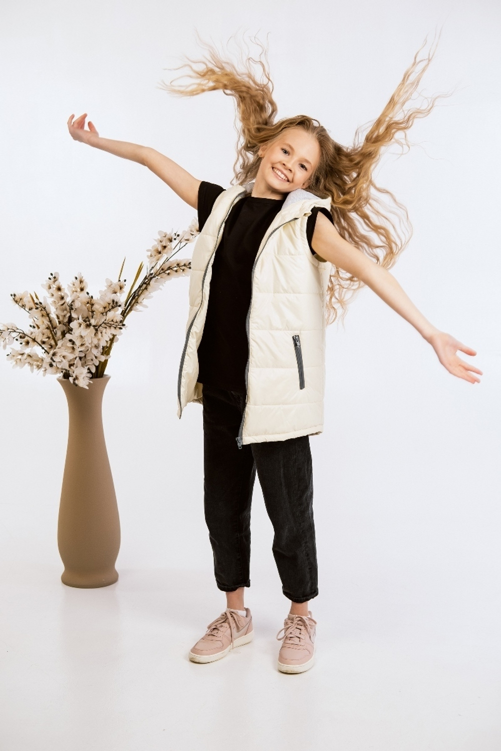 Жилет для девочки "Хэппи" ваниль