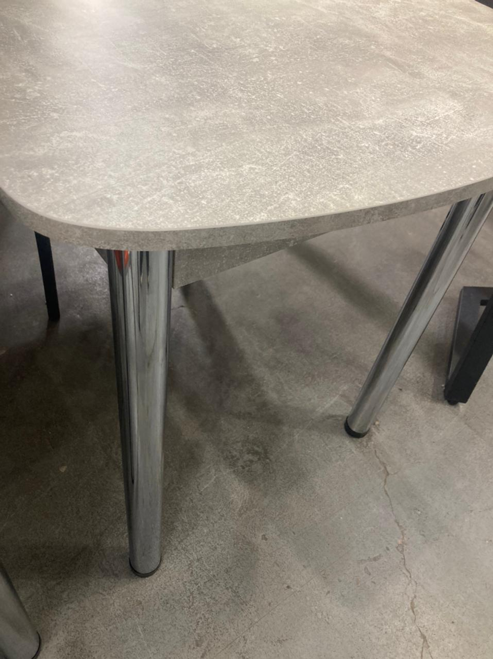 Стол ЛДСП 1100*700 нераздвижной (подстолье прямое нераздвижное бетон светлый)