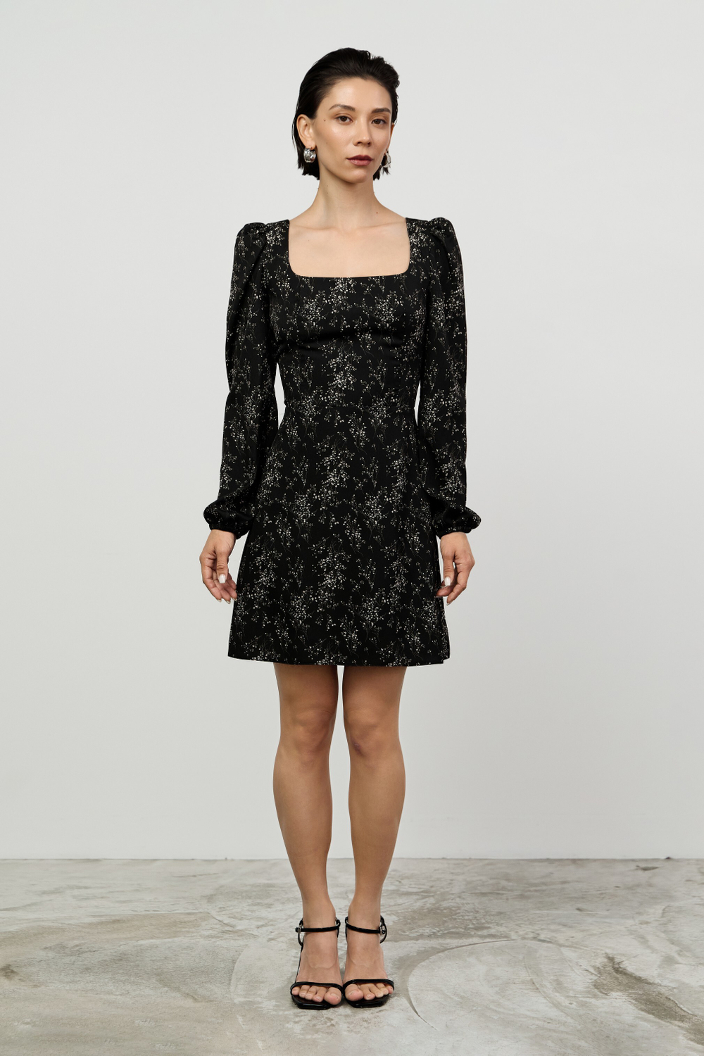 Платье-каре мини