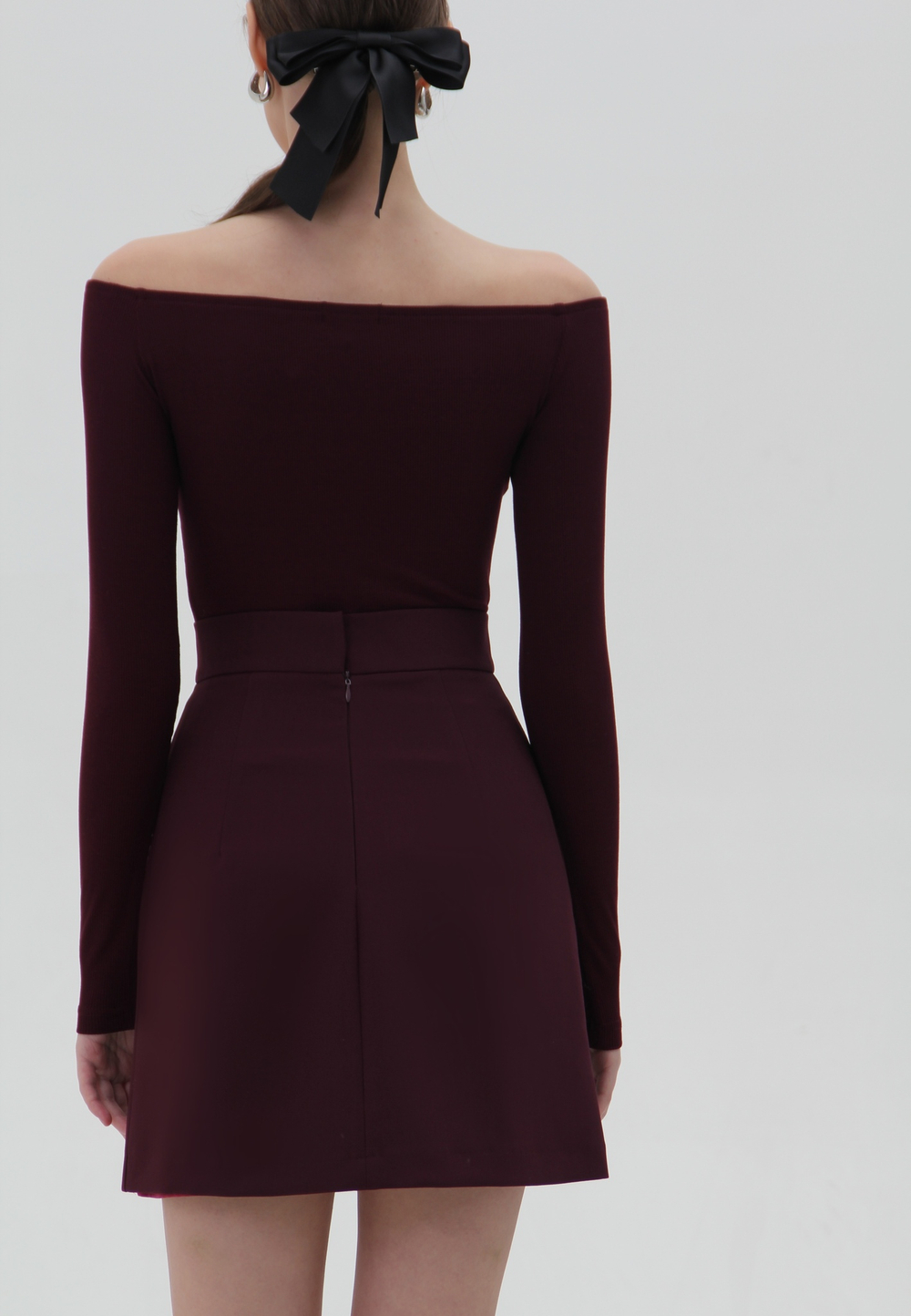 Лонгслив женский с открытыми плечами