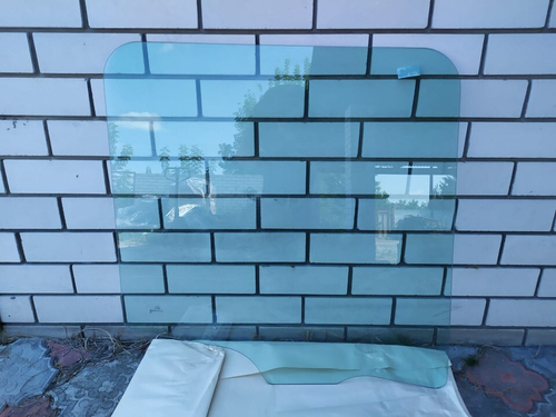 Стекло двери правой