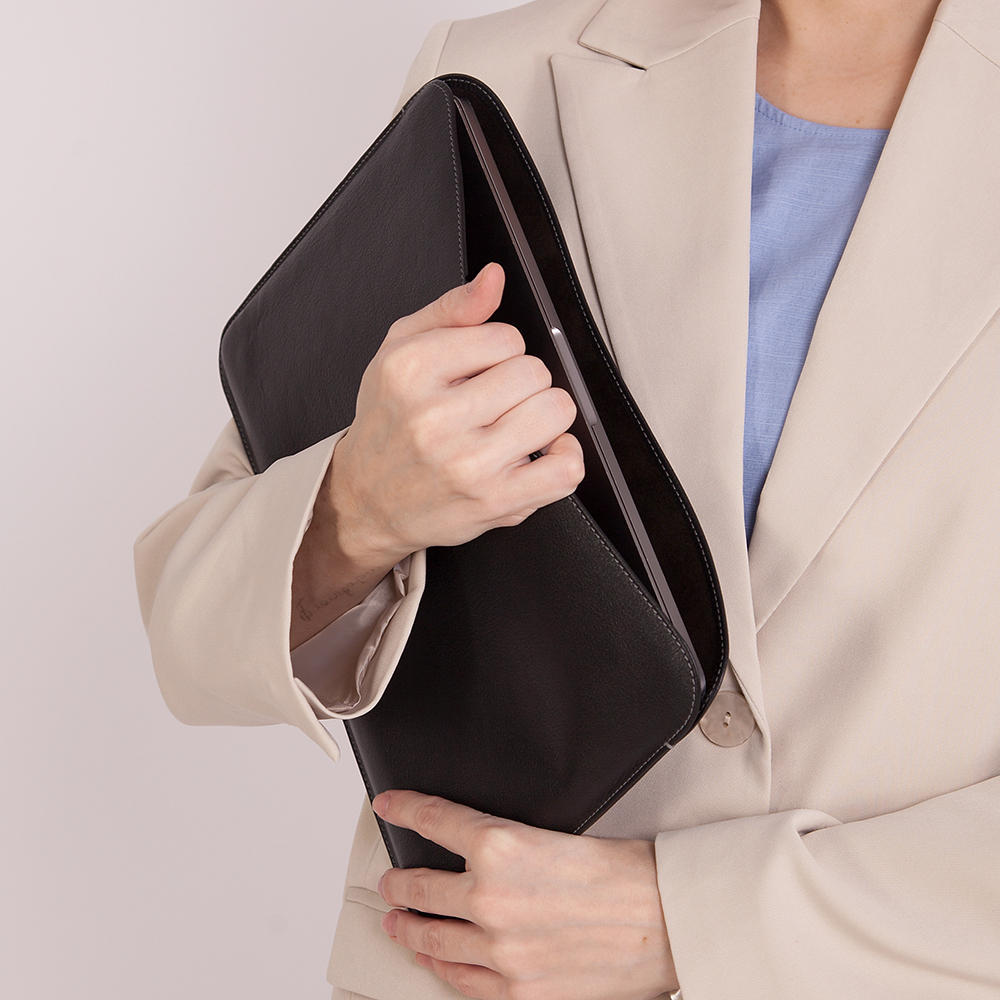 Чехол для MacBook 13-14' и документов из кожи теленка, черный с красным подкладом