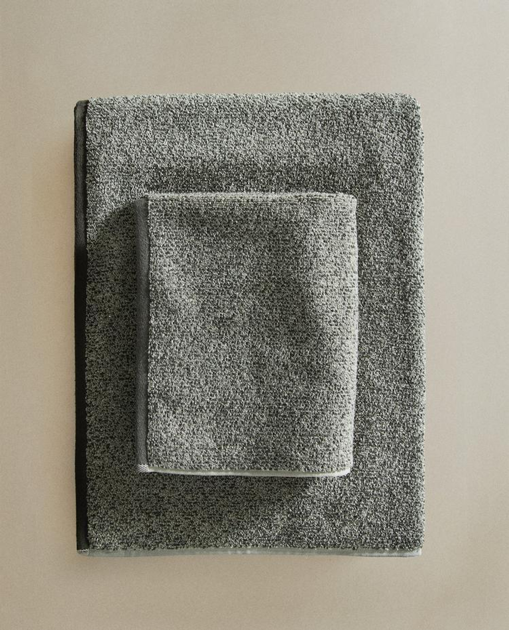 ZARA HOME ПОЛОТЕНЦЕ С МЕЛАНЖЕВЫМ УЗОРОМ, ЗЕЛЕНЫЙ