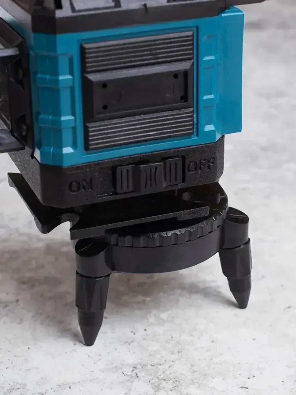 Профессиональный лазерный уровень строительный 360 4D / Нивелир, 16 лучей с пультом управления и штативом, Зеленый луч 360 градус