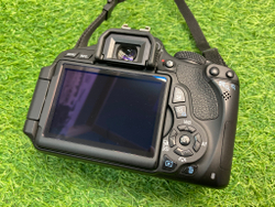 Canon EOS 600D Kit 18-55mm  IS II 3.800 кадров