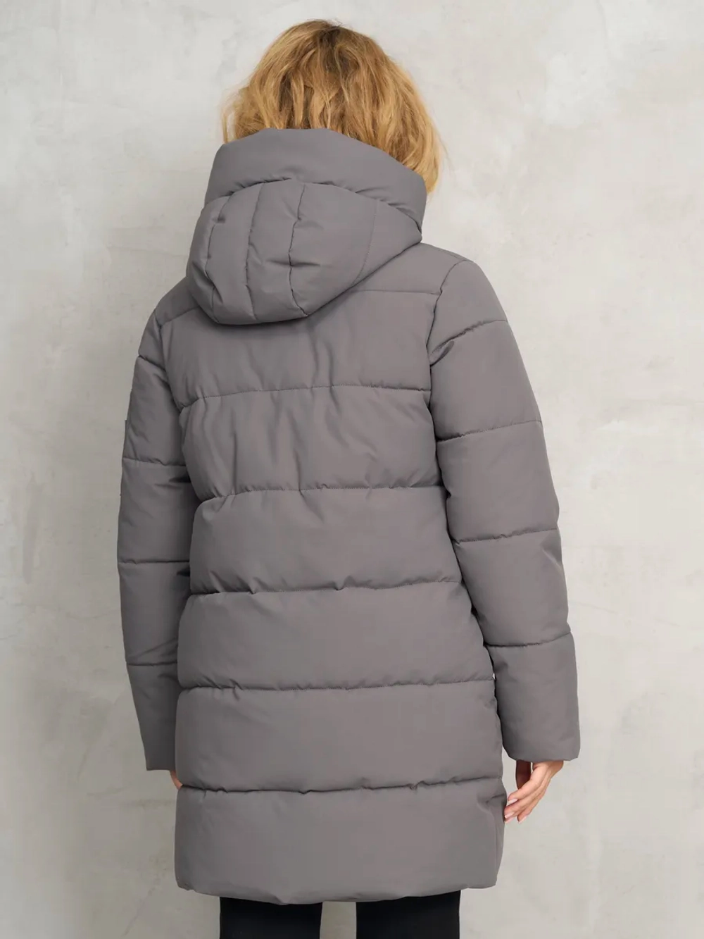 Куртка зимняя удлиненная с капюшоном