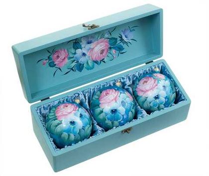 Set of 3 Christmas ball in a wooden box SET04D08112022015