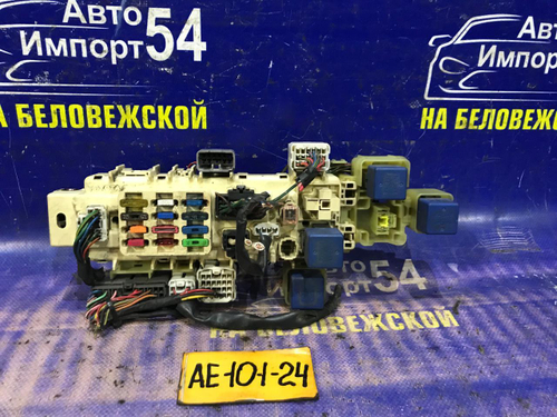 Блок предохранителей салонный TOYOTA MARINO 1992