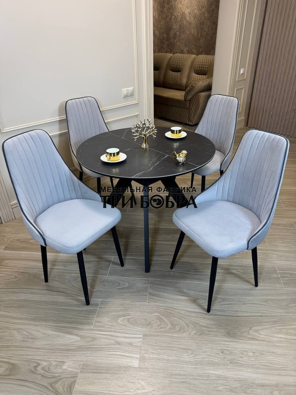 Круглый раздвижной стол "Бонжур", керамогранит, черный мрамор и стулья "Сорренто"