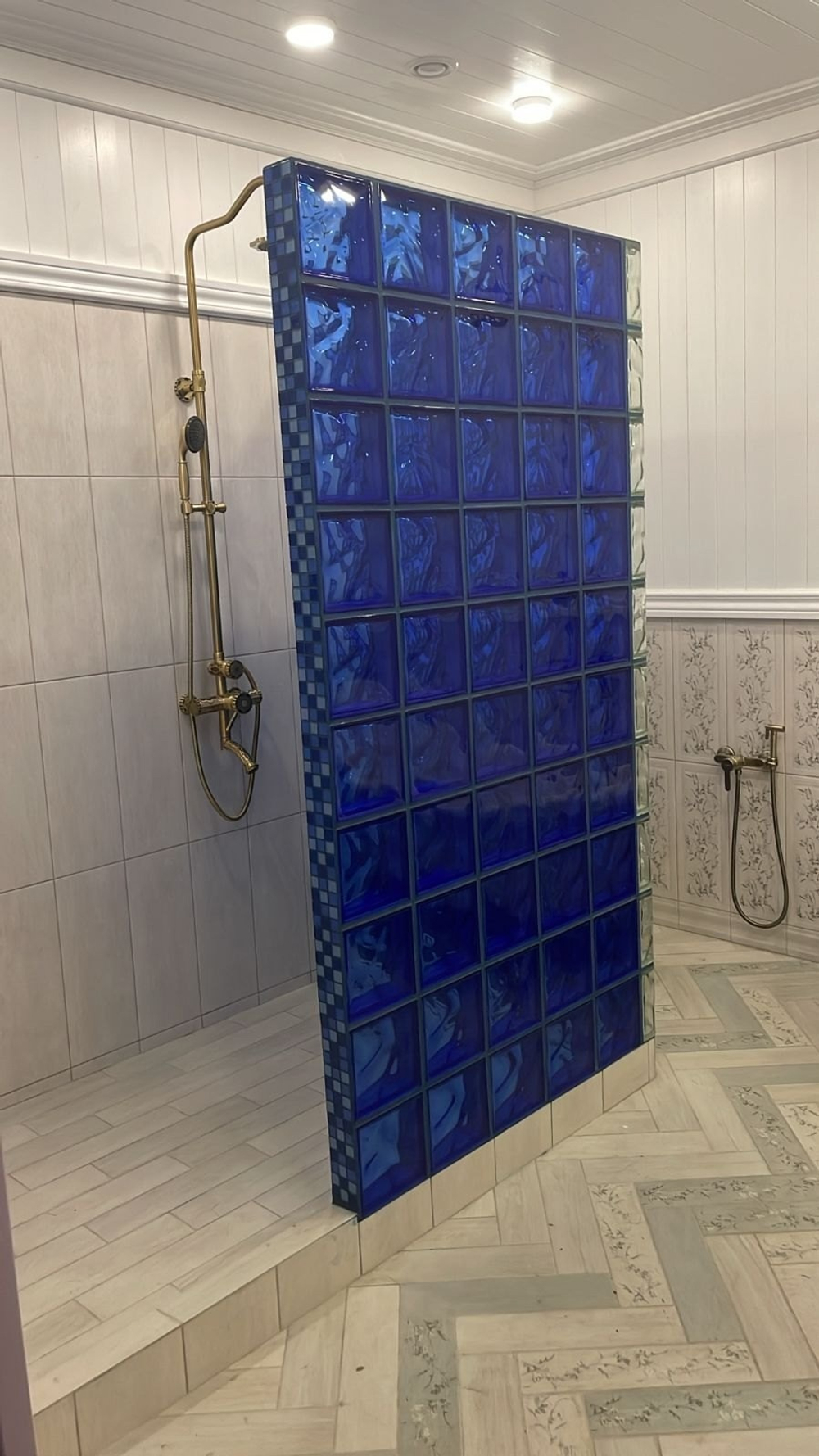 Стеклоблок волна синий окраска в массе Vitrablok 19x19x8