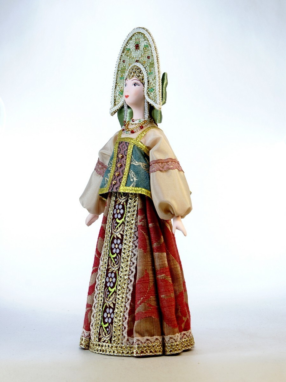 Кукла коллекционная в русском костюме в кокошнике