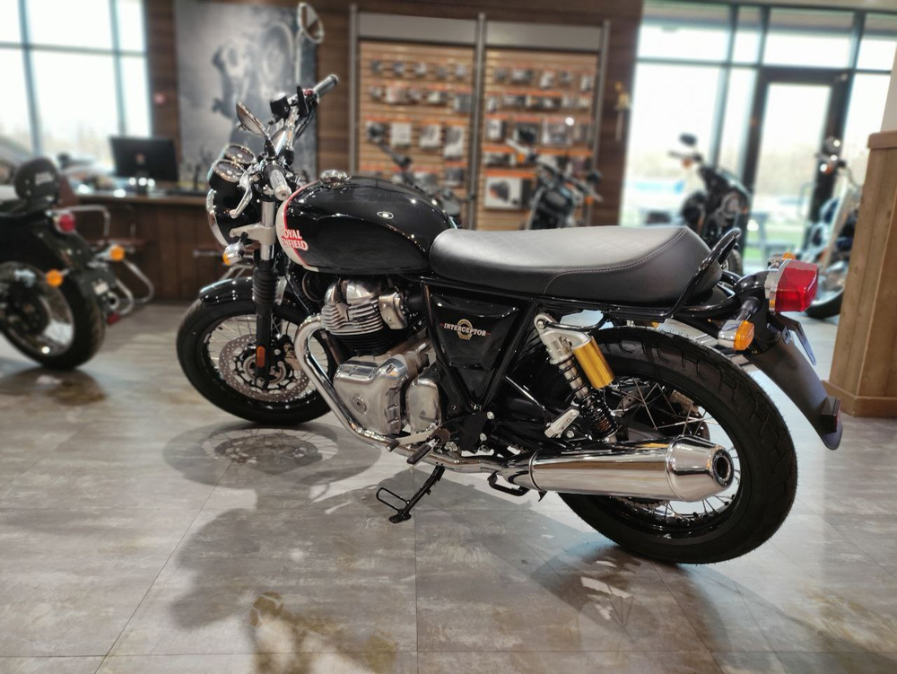 Royal Enfield Interceptor 650 Black Pearl (Custom / Dual tone)