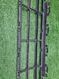 Решетка переднего бампера BMW X1 F48 (2019-2022)