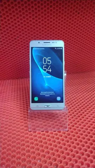 Смартфон Samsung Galaxy J5 (2016) 2/16
