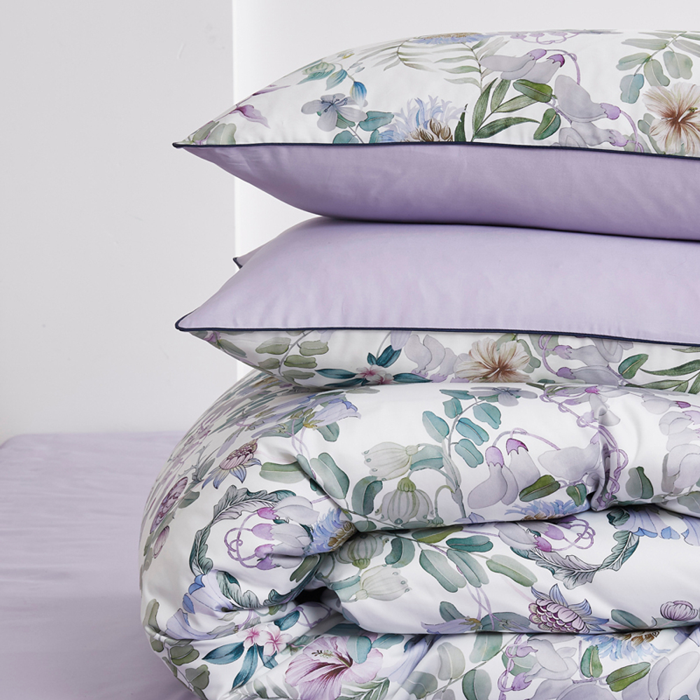 Постельное белье ЕВРО (двуспалка) Египетский Хлопок Лепестки на сиреневом