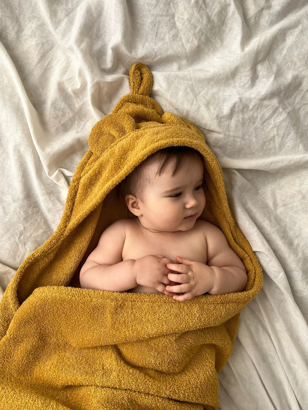 Детское полотенце с капюшоном горчичный